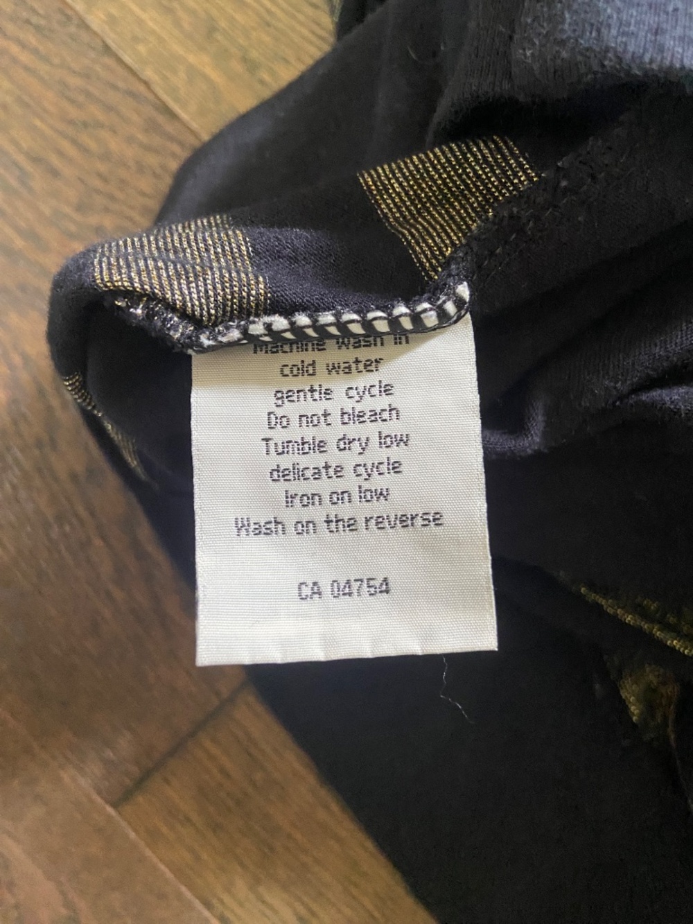 EUC: Vintage Y2K Union Bay Black & Shimmering Gold Striped Top w/ Keyhole Back M - Picture 12 of 13